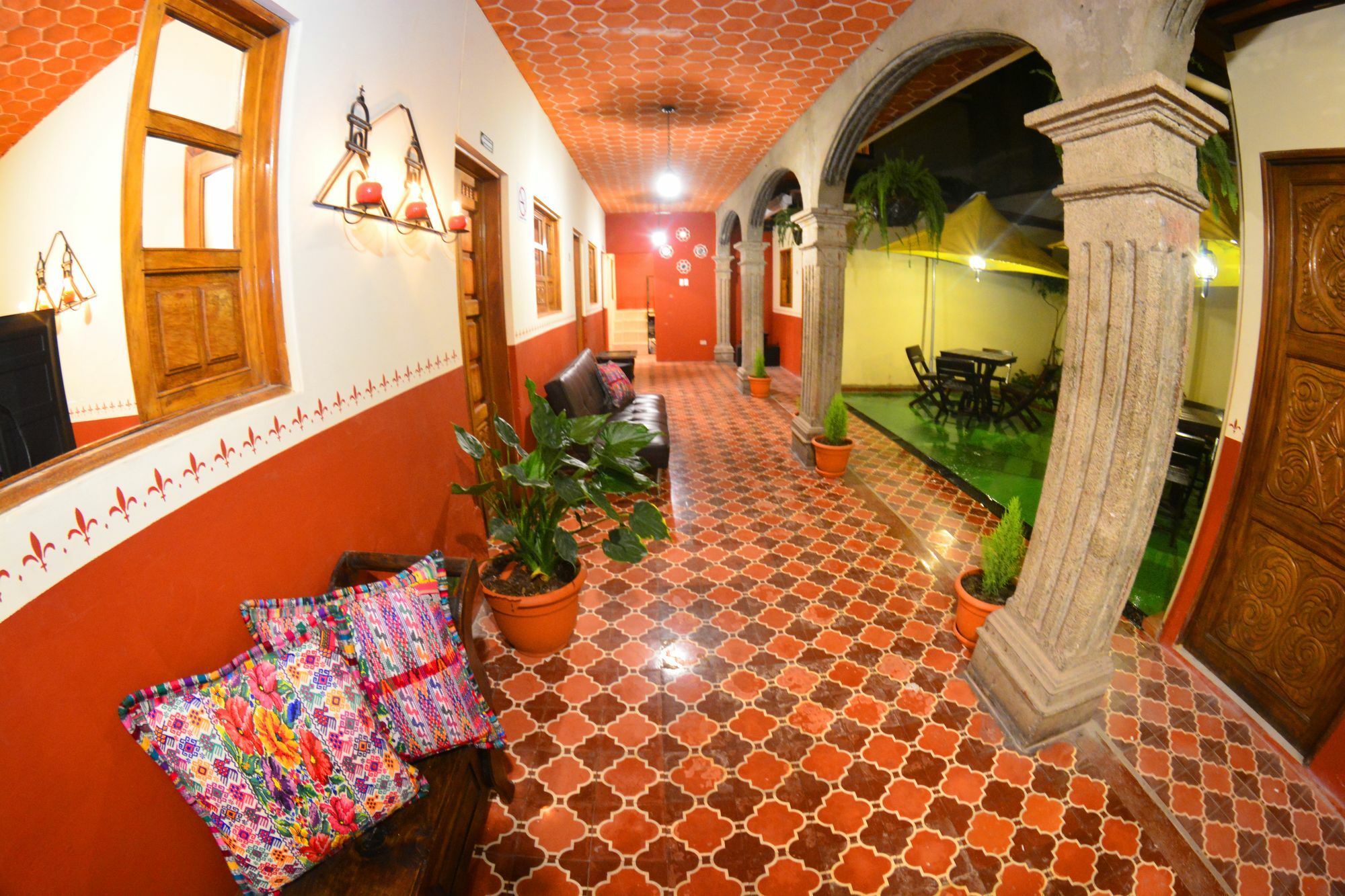 Posada De San Carlos La Quinta Антигуа-Гватемала Экстерьер фото
